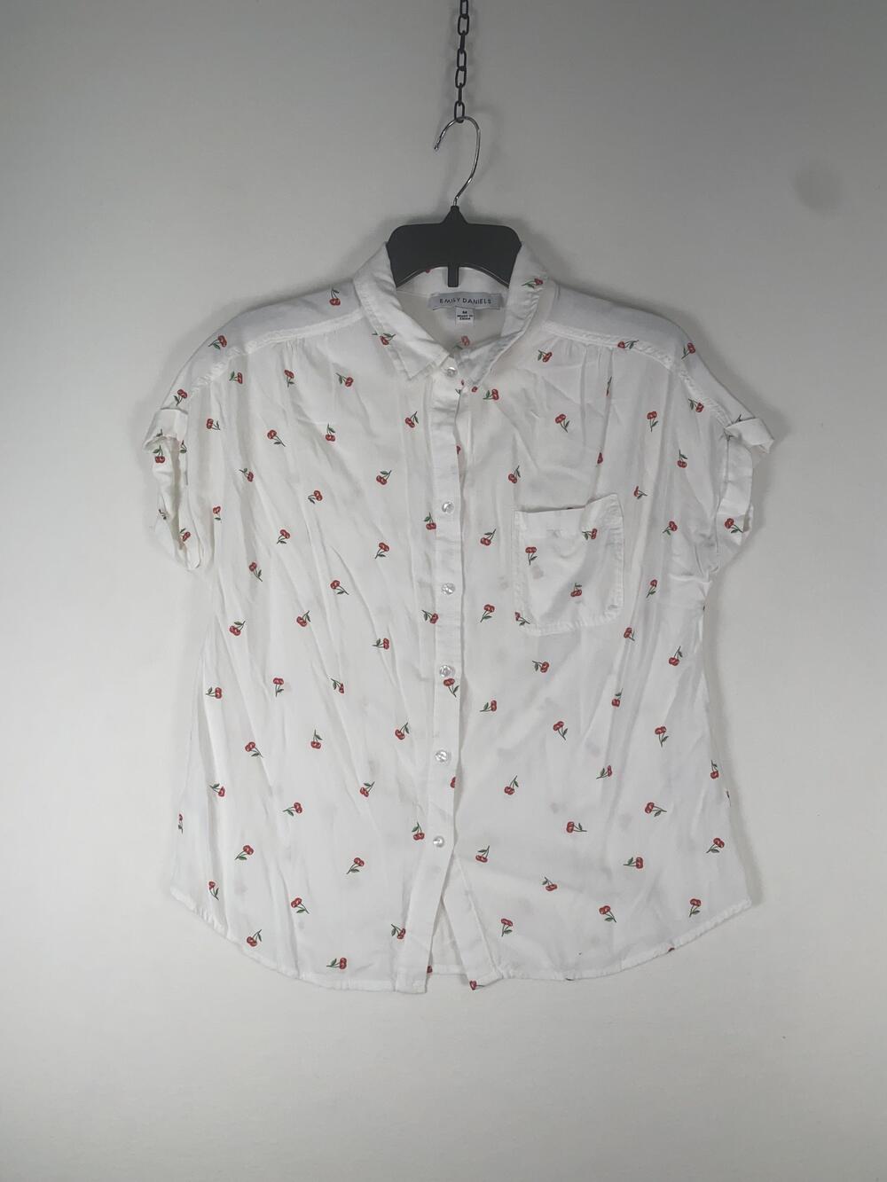 Emily Daniels Shirt Womens Medium White Cherry Print Short Sleeve Button Top